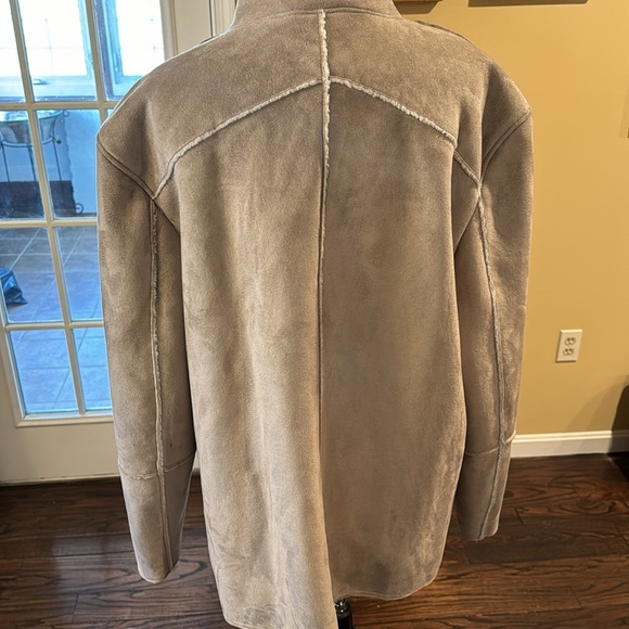 DKNY Jeans Donna Karen New York Tan Faux Suede Sherpa Lined Zip Up Jacket - Picture 4 of 9